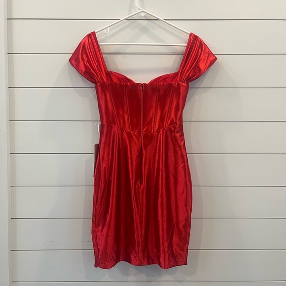 Red Pleated Sweetheart Mini Dress - Picture 2 of 5